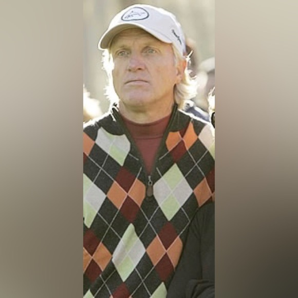 Greg Norman Men's Argyle Quarter Zip Long Sleeve Golf Modal Fabric Sweater - Picture 1 of 8